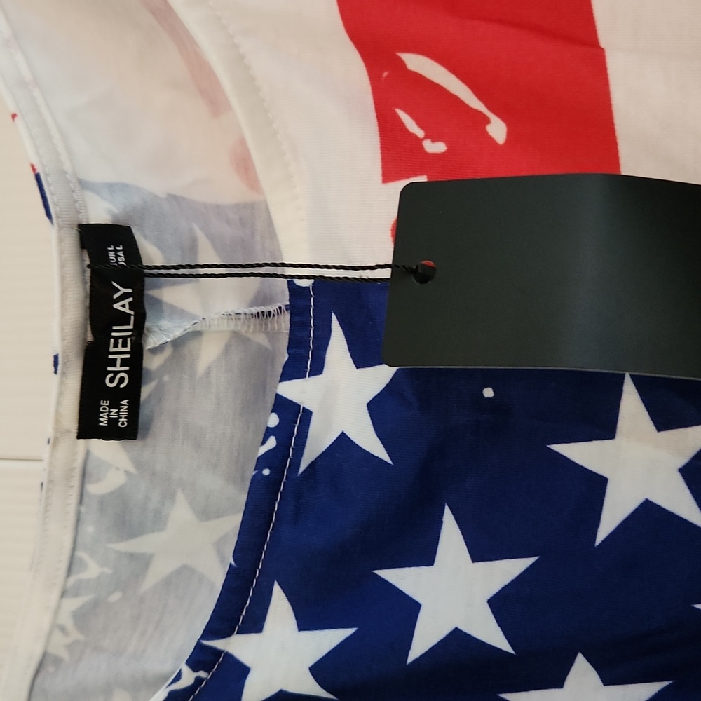 SheilLay Brand, Women's Top, Size Large, beautiful flag , red, white and blue - Picture 2 of 8